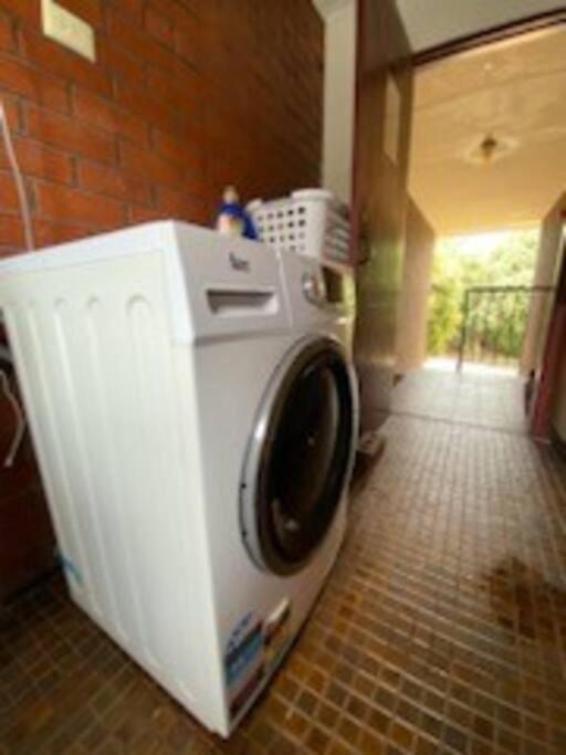 Self Contained 2 Bedroom Unit Apartment *